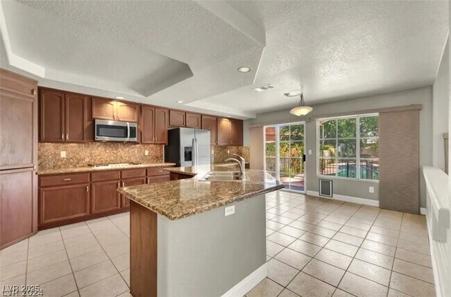 Building Photo - 32 Myrtle Beach Dr