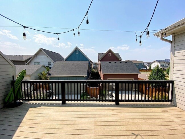 Building Photo - 5447 Valentia St