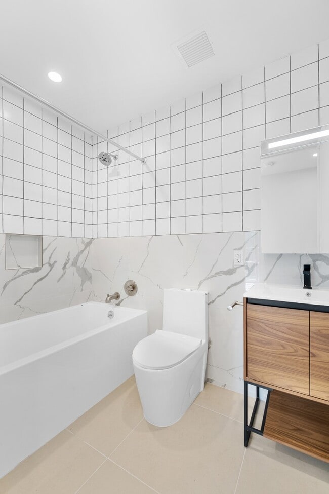 Building Photo - 68 Gold Street