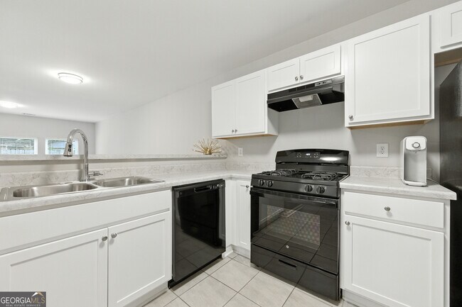 Building Photo - 2017 Oak Park Ln