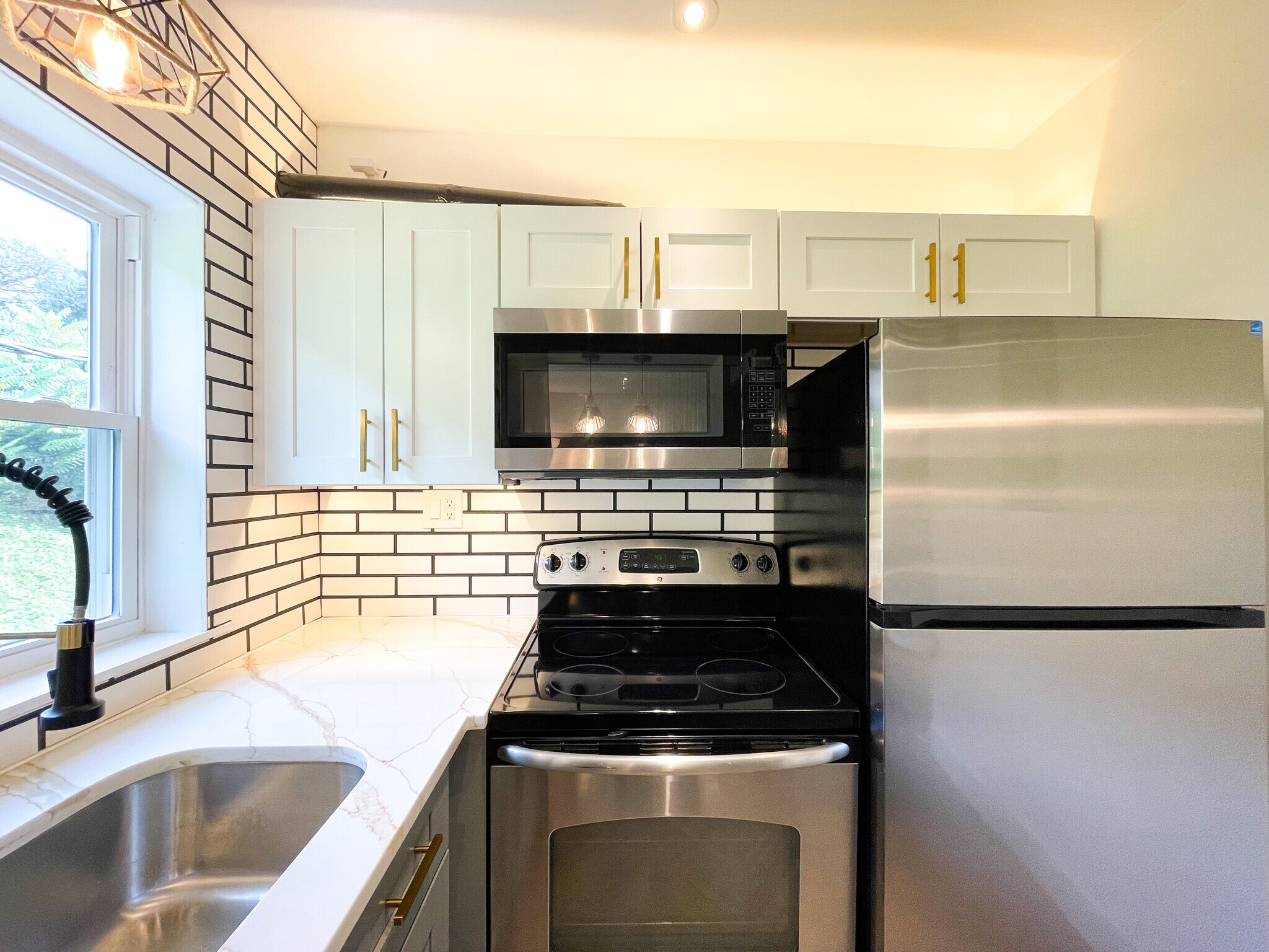 Building Photo - 4027 Beechwood Blvd