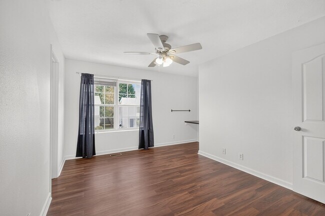 Building Photo - 407 Arapaho Dr