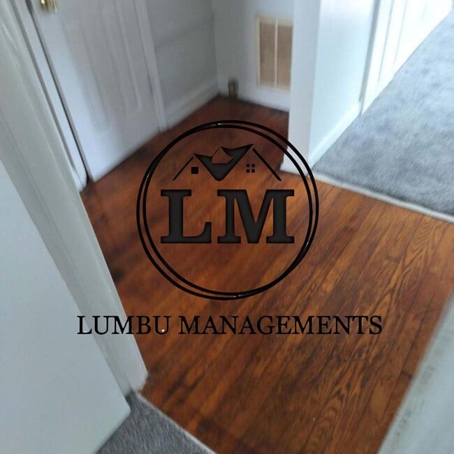 Building Photo - 517 Stephens St