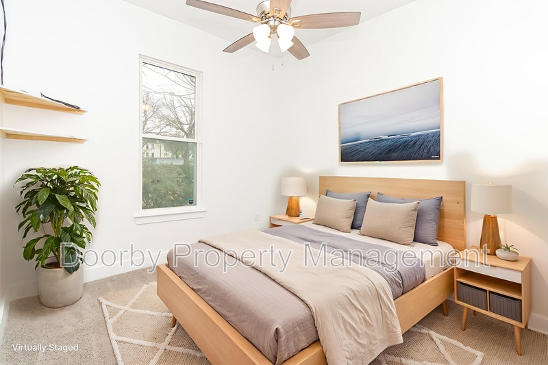 Building Photo - 2012 E 12th St