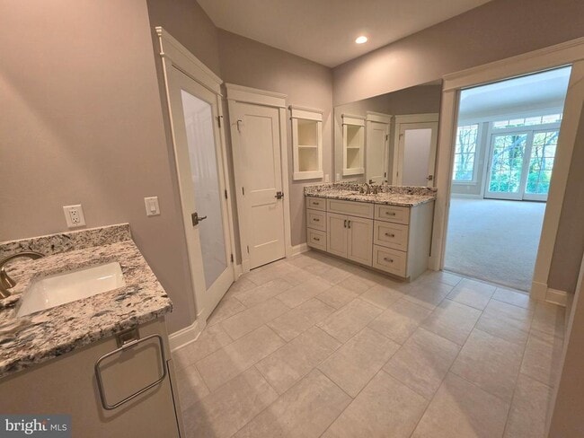 Building Photo - 94 Wolf Creek Cir