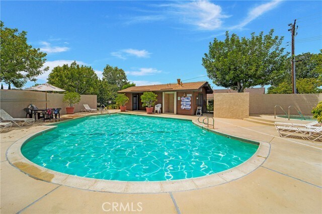 Building Photo - 1405 Pinon Pl