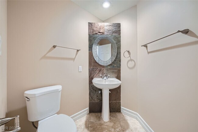 Building Photo - 712 Merialdo Ln