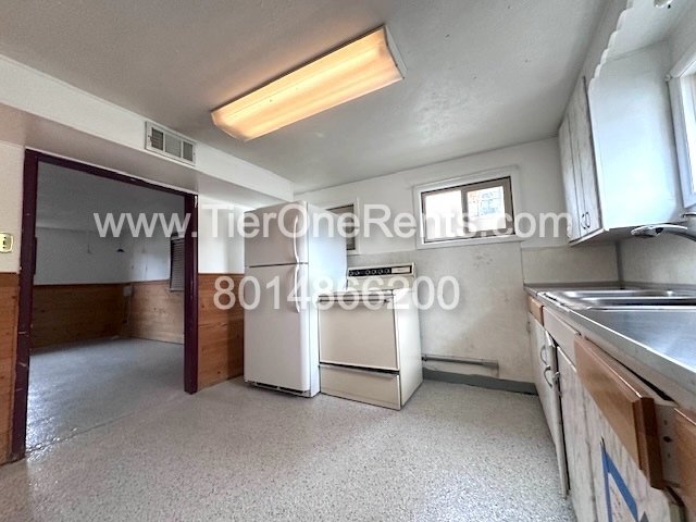 Building Photo - NO DEPOSIT option available for qualified ...