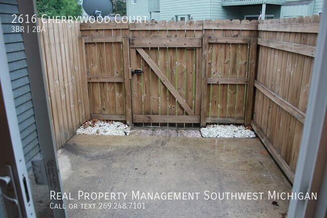 Building Photo - 2616 Cherrywood Ct