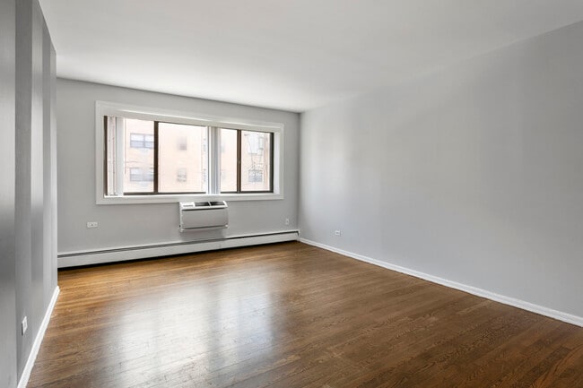 Building Photo - 6029 N Winthrop Ave