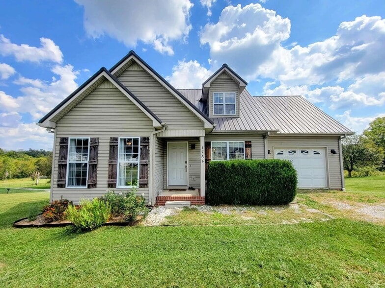 Building Photo - 1764 Bouton Dr