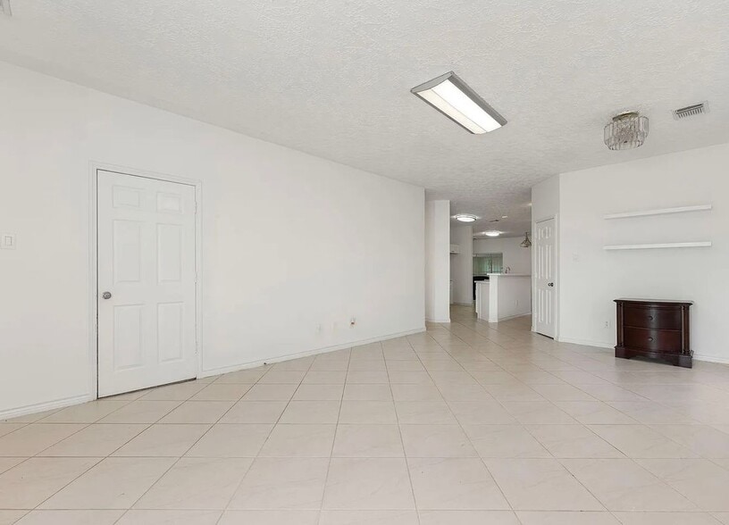 Building Photo - 13530 Carruth Ln