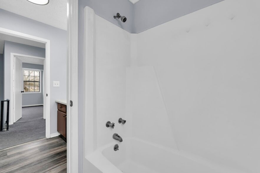 Building Photo - 319 11th St N