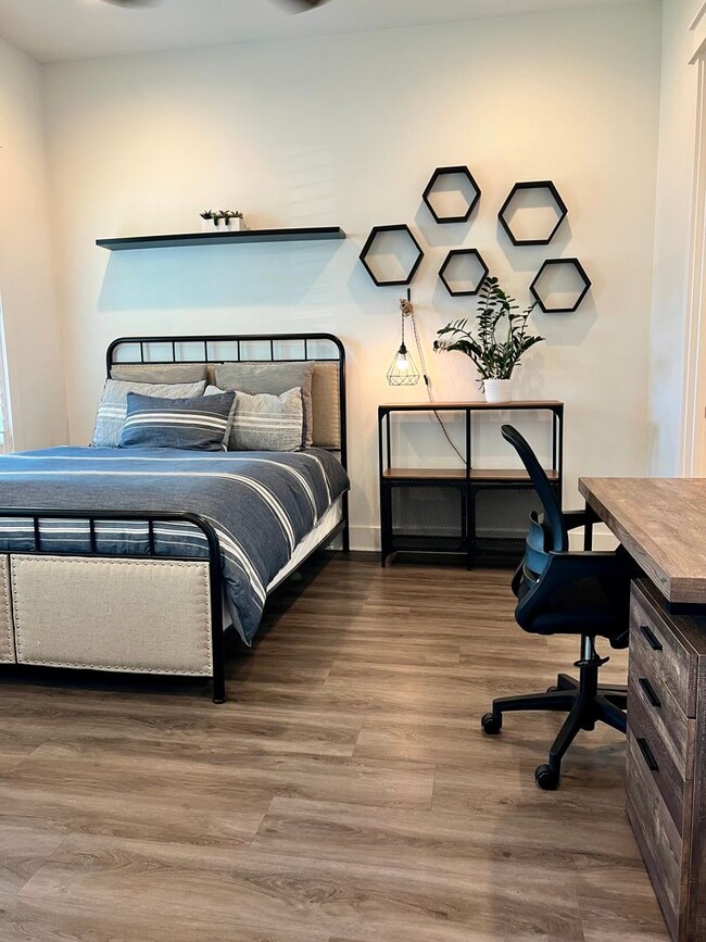 Building Photo - Coming Soon,  available February 15th______Furnished