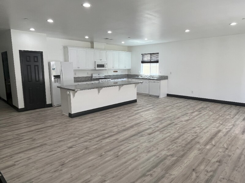 Building Photo - 376 Valencia Ct