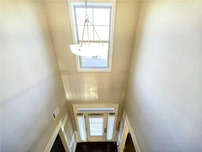 Building Photo - 3068 Ivy Crossing Dr