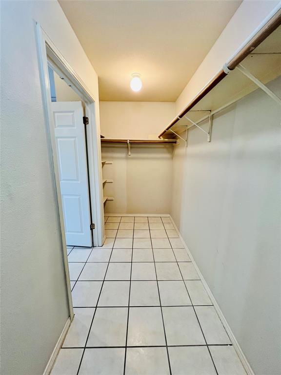 Building Photo - 8512 Hillrock Dr