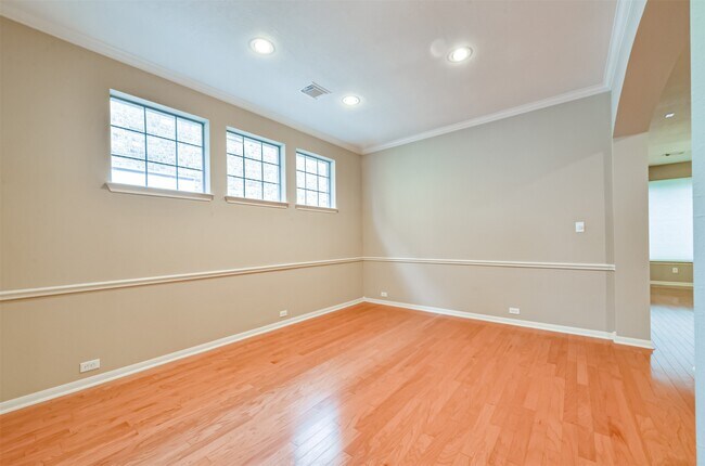 Building Photo - 21315 Pennshore Ln