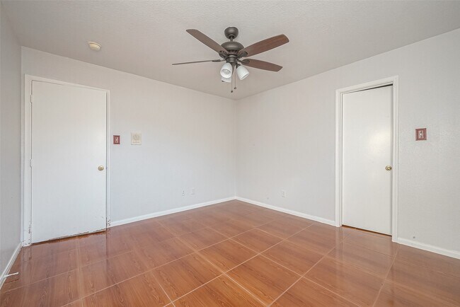 Building Photo - 9407 Demsey Mill Dr