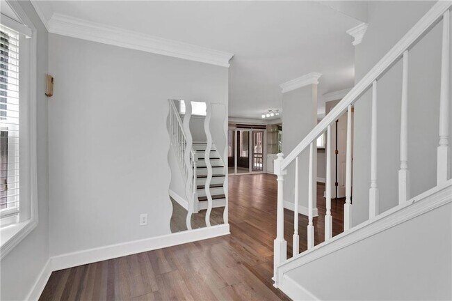 Building Photo - 1452 Briaroaks Trail NE