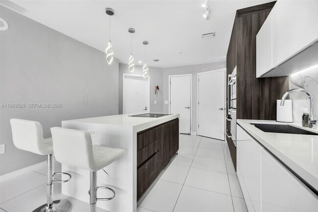 Building Photo - 851 NE 1st Ave