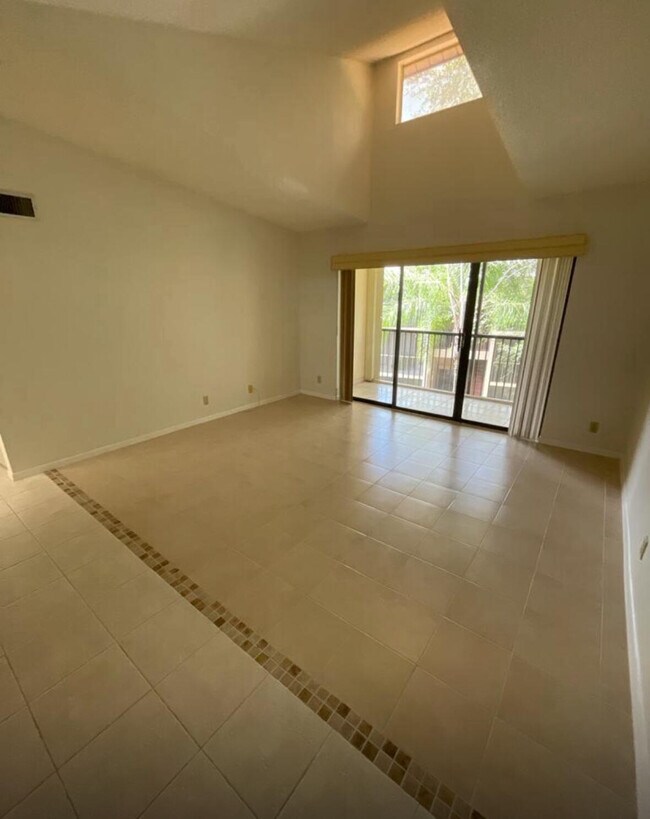 Building Photo - 208 Foxtail Dr
