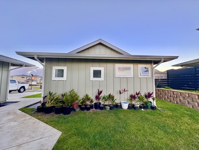 Building Photo - 269 Na Mahoe St