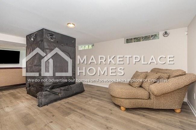 Building Photo - 13140 S 86th Ave