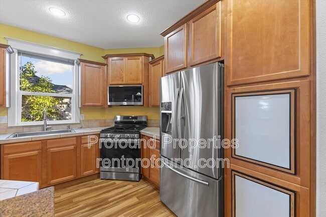 Building Photo - 7909 SW Oviatt Dr