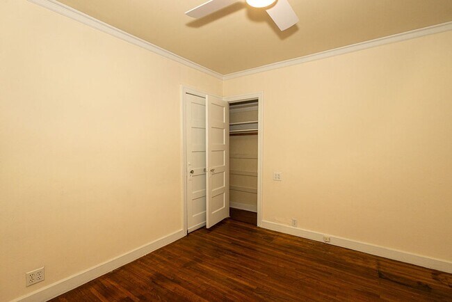 Building Photo - Warm & Welcoming Home Near Melrose with Room to Live, Work & Create