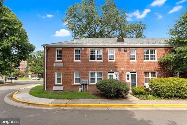 Building Photo - 3201 Commonwealth Ave