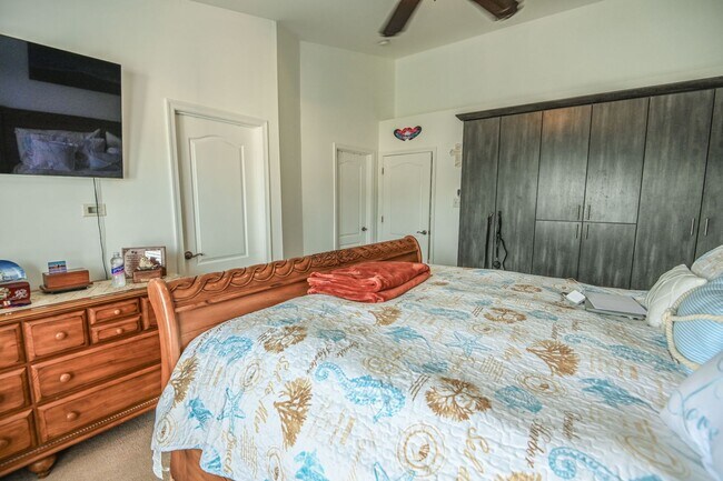 Building Photo - Piney Orchard Townhome