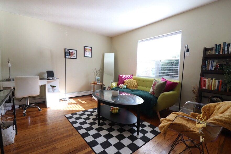 Building Photo - 34 Beechcroft St