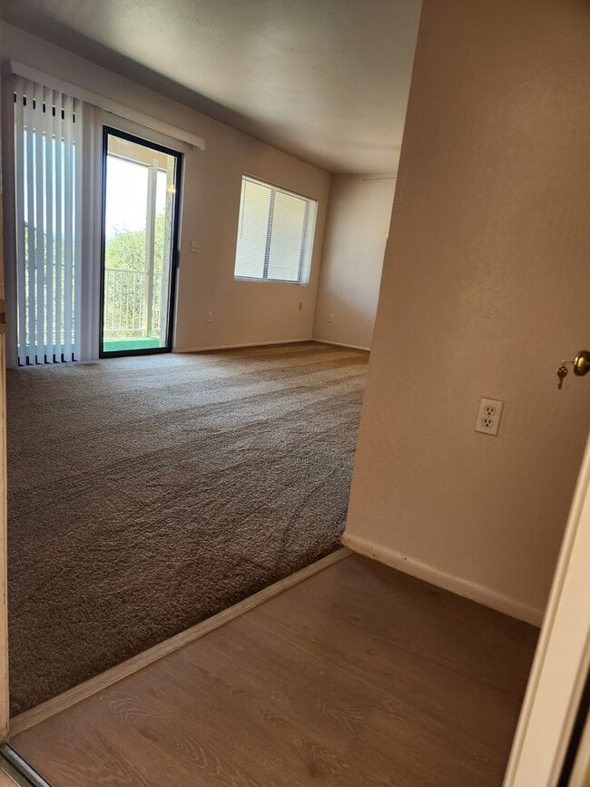 Building Photo - 204 E Jura Cir