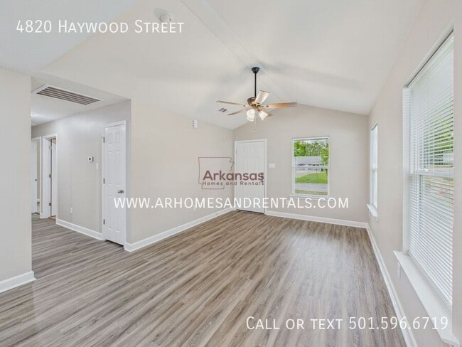 Building Photo - 4820 Haywood St