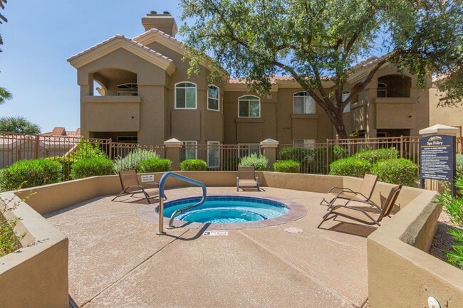 Building Photo - Beautiful 2 bedroom 2 bathroom first floor...