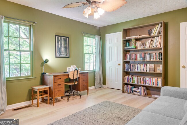 Building Photo - 1905 S Milledge Ave