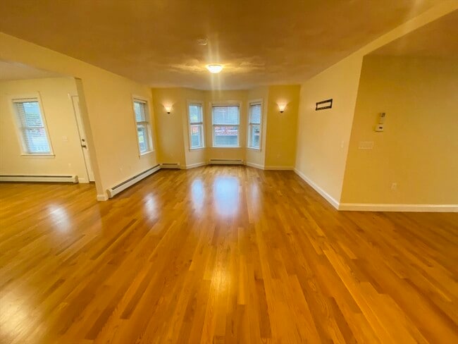 Building Photo - 253 Lynn St