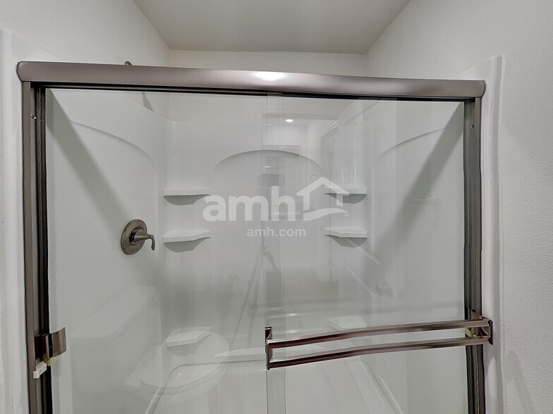 Building Photo - 4719 Tree Swing St