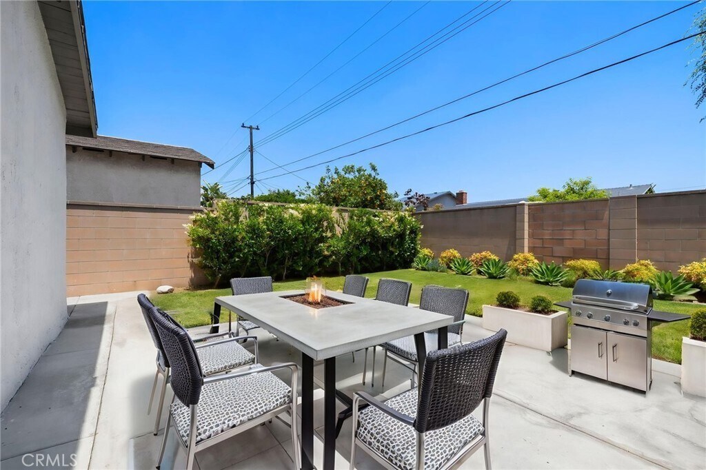 Building Photo - 1324 S Oakhaven Dr