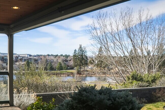 Building Photo - Beautiful 3-Bedroom Home Above Miller’s Landing with River and Mountain Vistas