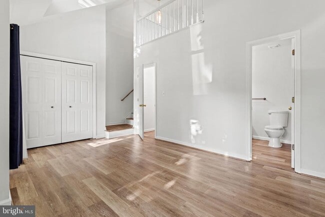 Building Photo - 6608 Beach Dr