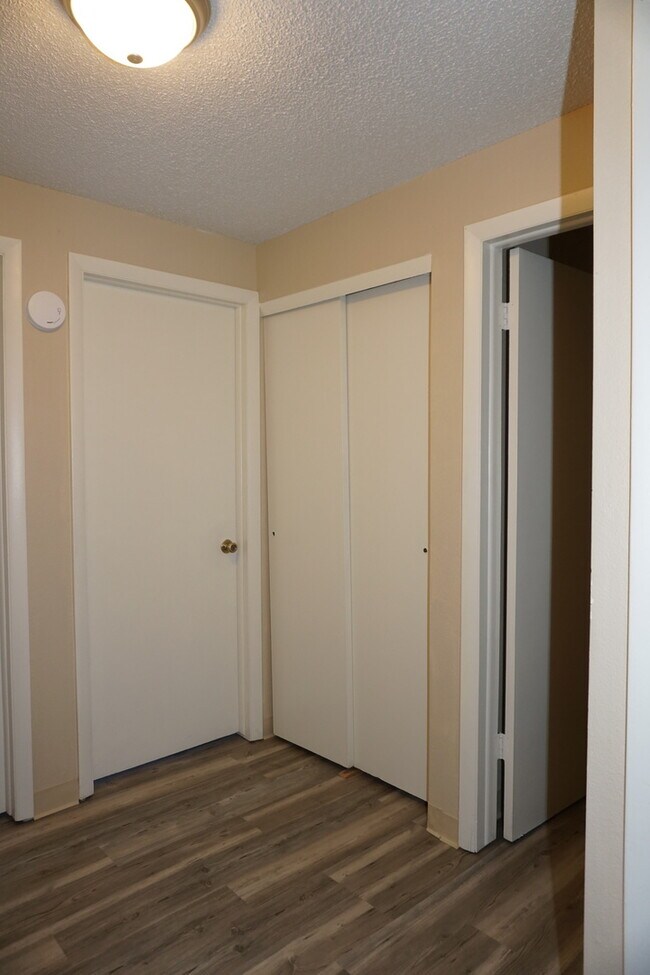 Building Photo - 4423 Val Verde Ct