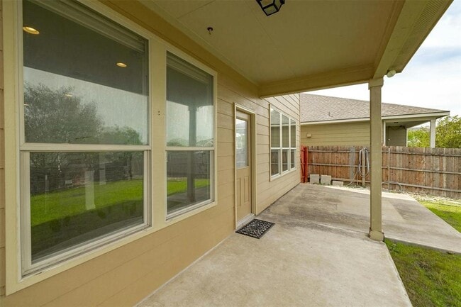 Building Photo - 16020 Hampton Bliss Trce