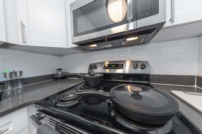 Building Photo - 4403 W Cleveland St