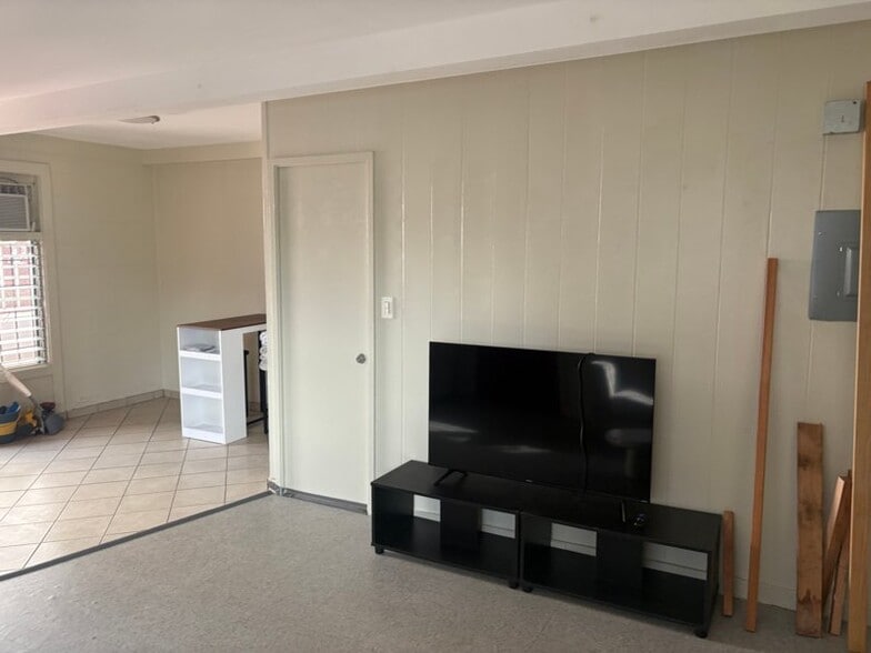 Building Photo - 1238 Rycroft St