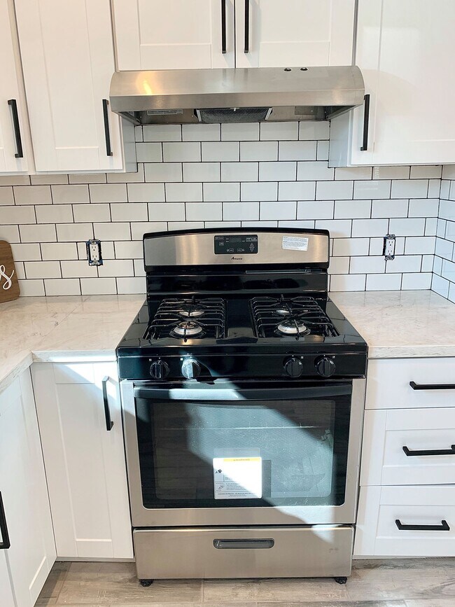 Building Photo - 20747 Stephanie Dr