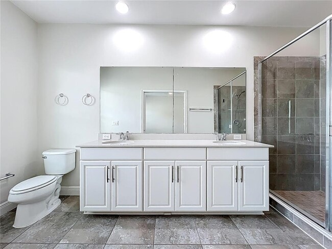 Building Photo - 561 Scotia Pl