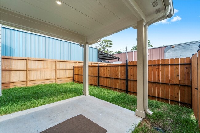 Building Photo - 913 Turner Dr