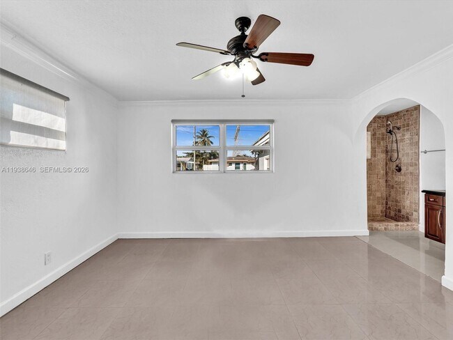 Building Photo - 4416 SW 35th Ave